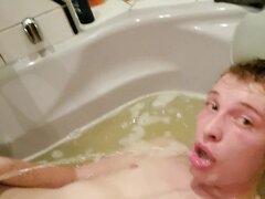 German Boy Pee In Bathtube